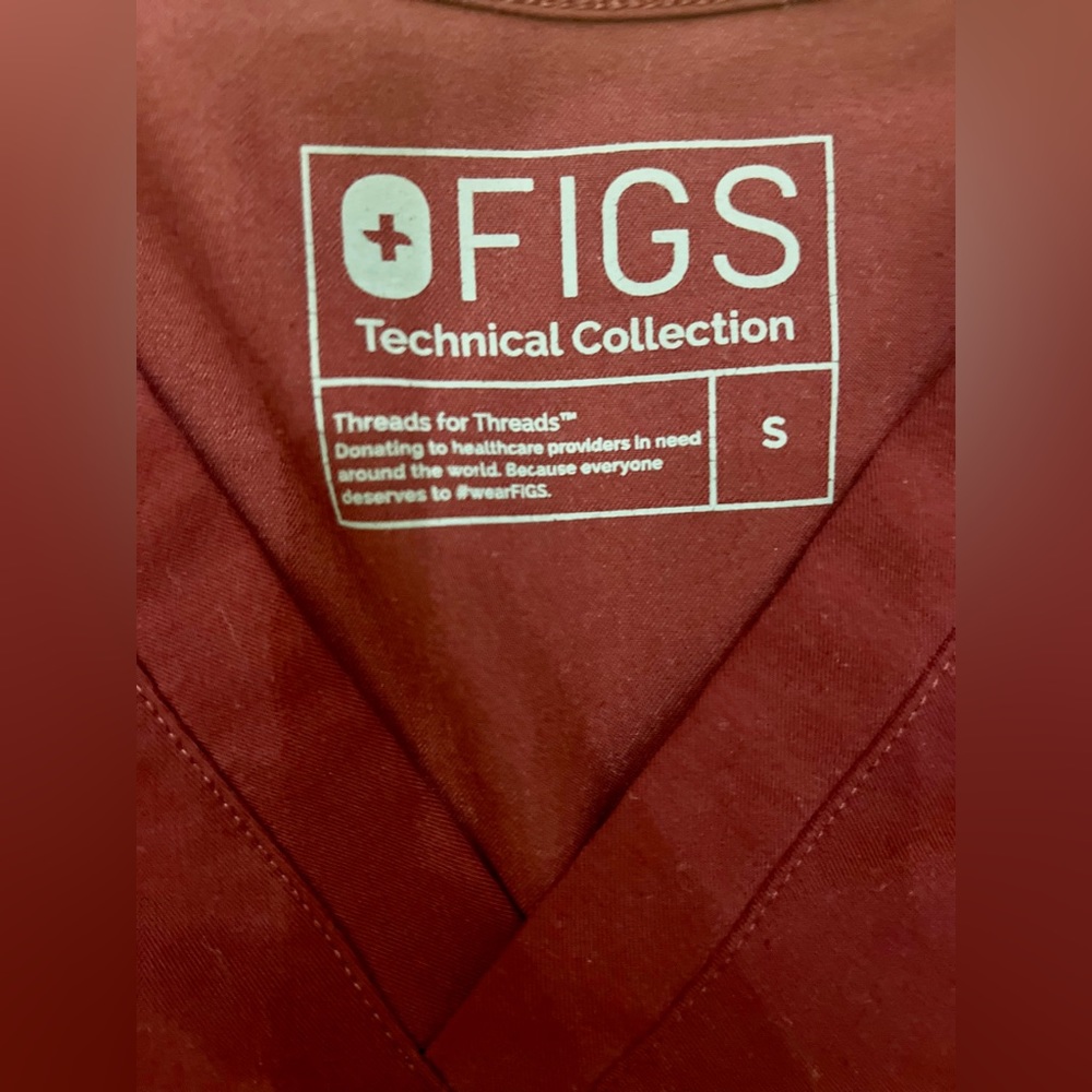 FIGS Scrub Top - Picture 2 of 4